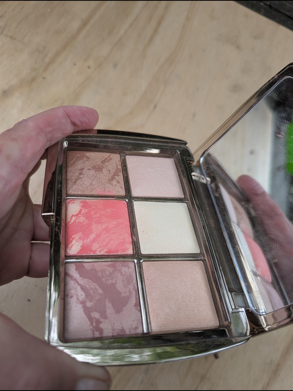 Hourglass Sculpture Palette - Picture 12 of 14